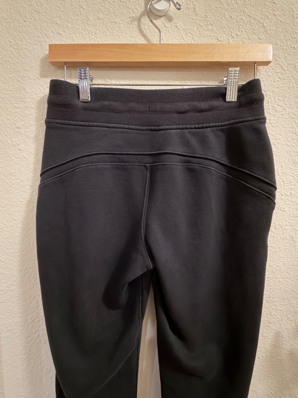 Lululemon Size 4 Bundle | Tracker Shorts & Warm Down Joggers - Picture 8 of 10